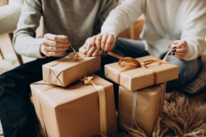 Geriausios paskutinės minutės dovanų idėjos – ką dovanoti, kai laikas spaudžia?